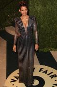 th_97109_HalleBerryAttending85thAcademyAwardsAtTheDolbyTheatreInHollywoodCa02.24.201343_122_130lo.jpg