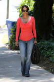 th_70807_Halle_Berry_visits_a_friend_in_the_Hollywood_Hills_09_122_222lo.jpg