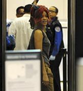 th_43405_Tikipeter_Rihanna_departs_from_LAX_009_123_255lo.jpg