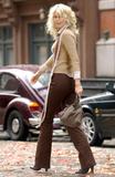 th_14326_claudia_gap_commercial_16_122_524lo.jpg