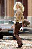 th_14434_claudia_gap_commercial_05_122_63lo.jpg