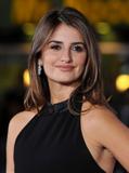 th_35833_Penelope_Cruz_LA_Premiere_of_Nine_091209_006_122_813lo.jpg