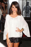 th_21560_celebrity_paradise.com_TheElder_SelenaGomez13_122_83lo.jpg