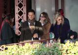 th_75610_elizabeth_hurley_at_euro_disney_resort_tikipeter_celebritycity_004_123_875lo.jpg